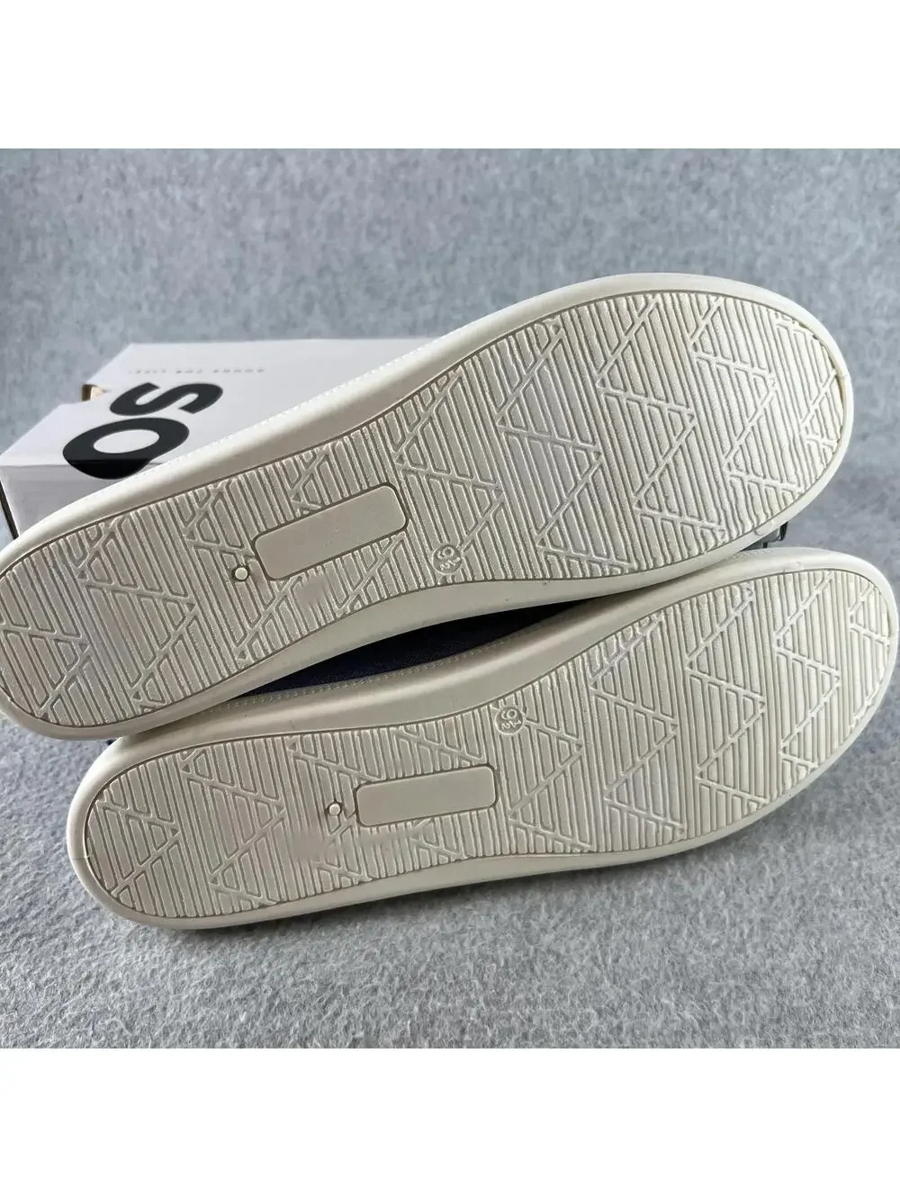 SO Edenn Moc Toe Slip-on Sneakers Chambray Womens Size 9.5 Memory Foam New